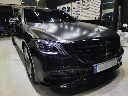 벤츠 마이바흐 s650 블랙 패키지로 완전 포스넘치는 차량으로 변신/마이바흐 듀오톤/투톤랩핑/부천/인천/크롬죽이기 / 부천 원미구 상동