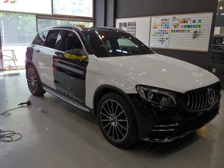 부천랩핑/신차 색상이 마음에 들지 않을 땐??/벤츠 GLC 250D 블랙&화이트 전체랩핑/인천랩핑/광명랩핑/강서랩핑/ / 부천 원미구 상동