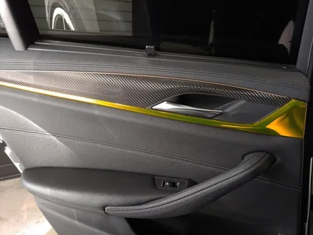 너무나도 유니크한 실내랩핑/BMW 520d 실내 골드크롬/카본 랩핑/G30/f10/528i/실내랩핑/부천/인천 / 부천 원미구 상동