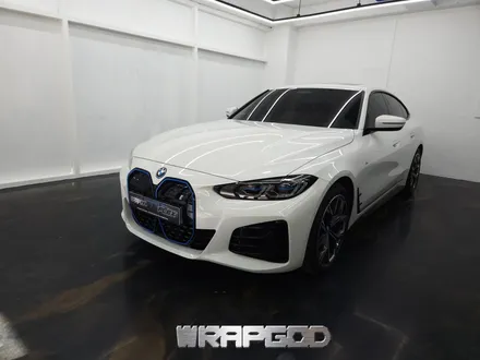 BMW i4 그릴랩핑 부분랩핑 에이버리 유광인텐스블루 / 김포 양촌읍
