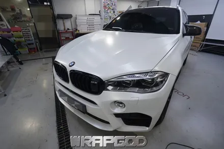 BMW X6 에이버리 사틴 화이트펄 전체 랩핑 재시공, 자동차 풀랩핑 전문점 WRAPGOD / 김포 양촌읍