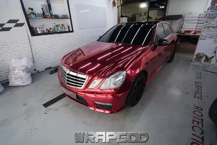 벤츠 E클래스 E63 AMG 레드크롬 전체랩핑 시공, 자동차 크롬 랩핑 전문점 WRAPGOD / 김포 양촌읍