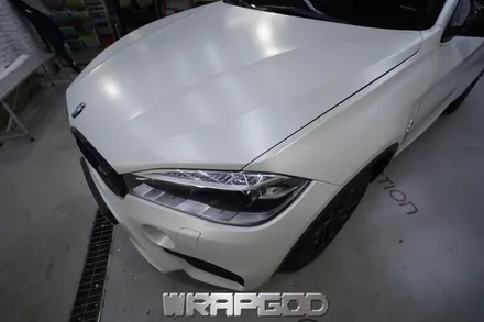 BMW X6 에이버리 사틴 화이트펄 전체 랩핑 재시공, 자동차 풀랩핑 전문점 WRAPGOD / 김포 양촌읍