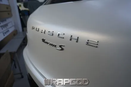 포르쉐 마칸 에이버리 사틴 화이트펄 전체 랩핑 시공, 김포랩핑 검단랩핑 전문점 WRAPGOD / 김포 양촌읍