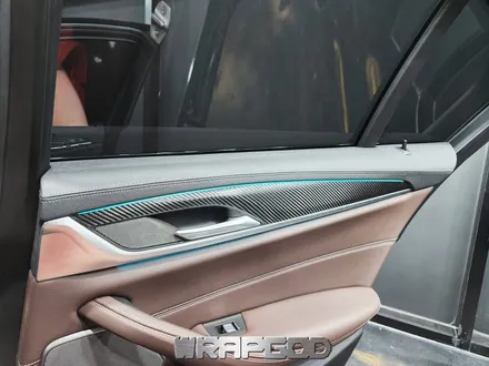 BMW 5시리즈 G30 우드트림 실내랩핑 에이버리 무광카본 / 김포 양촌읍