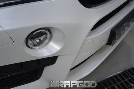 BMW X6 에이버리 사틴 화이트펄 전체 랩핑 재시공, 자동차 풀랩핑 전문점 WRAPGOD / 김포 양촌읍