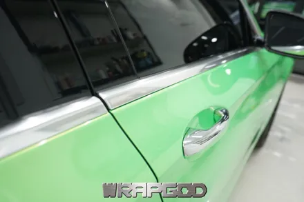 벤츠 E클래스 E220d 비닐프로그 네온그린 전체 랩핑 시공, 김포 검단 자동차 래핑 전문점 랩갓 WRAPGOD / 김포 양촌읍