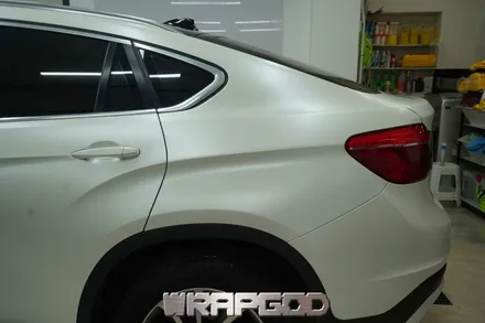 BMW X6 , 에이버리 사틴 화이트 펄 전체 랩핑 시공 / 김포 검단 자동차 래핑 전문점 랩갓 WRAPGOD / 김포 양촌읍