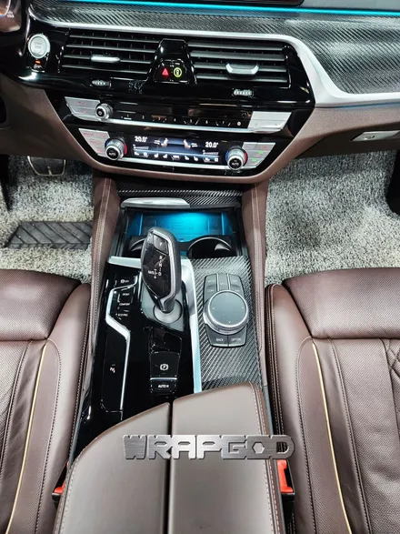 BMW 5시리즈 G30 우드트림 실내랩핑 에이버리 무광카본 / 김포 양촌읍