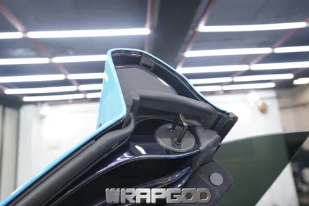슈퍼카 맥라렌 650 에이버리 슈프림 유광 라이트블루 전체 랩핑 시공, 김포 카스킨 전문점 WRAPGOD / 김포 양촌읍