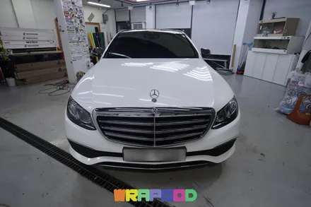 벤츠 E클래스 다이아몬드 화이트 펄 전체랩핑, 실내 카본랩핑 시공 김포 WRAPGOD / 김포 양촌읍