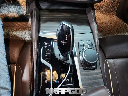 BMW 5시리즈 G30 우드트림 실내랩핑 에이버리 무광카본 / 김포 양촌읍