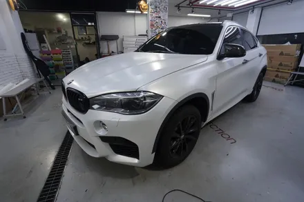 BMW X6 에이버리 사틴 화이트펄 전체 랩핑 재시공, 자동차 풀랩핑 전문점 WRAPGOD / 김포 양촌읍