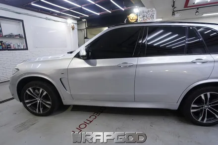 BMW X5 전체랩핑, 에이버리 유광 실버메탈릭 시공 / 김포 일산 인천 자동차랩핑 전문점 WRAPGOD / 김포 양촌읍