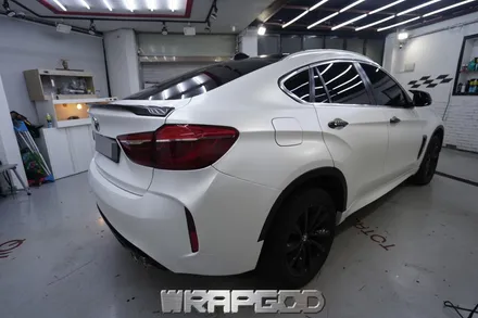 BMW X6 에이버리 사틴 화이트펄 전체 랩핑 재시공, 자동차 풀랩핑 전문점 WRAPGOD / 김포 양촌읍