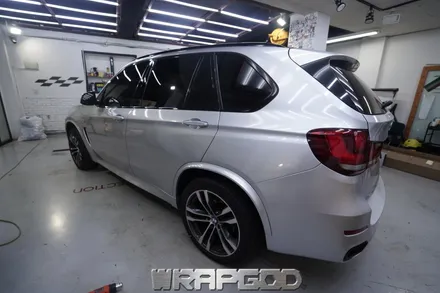 BMW X5 전체랩핑, 에이버리 유광 실버메탈릭 시공 / 김포 일산 인천 자동차랩핑 전문점 WRAPGOD / 김포 양촌읍