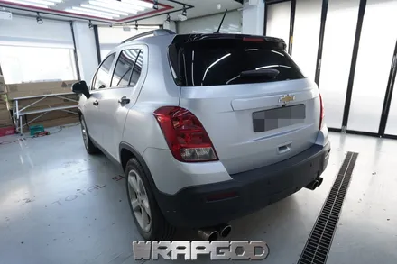 쉐보레 트랙스 에이버리 슈프림 사틴 실버메탈릭 전체 랩핑 시공, 김포 카스킨 전문점 WRAPGOD / 김포 양촌읍