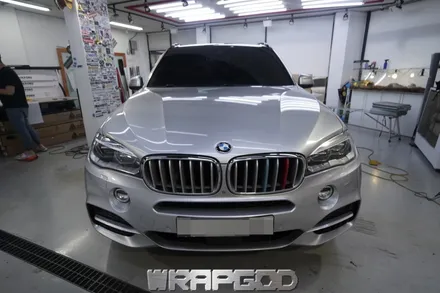 BMW X5 전체랩핑, 에이버리 유광 실버메탈릭 시공 / 김포 일산 인천 자동차랩핑 전문점 WRAPGOD / 김포 양촌읍