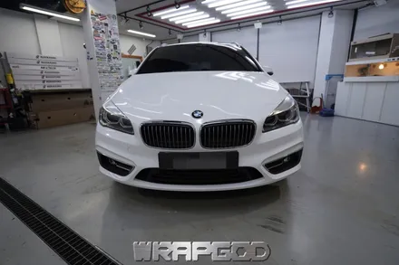 BMW 2시리즈 218D 전체랩핑 에이버리 유광화이트 색상 자동차랩핑 김포 일산 인천 랩핑 WRAPGOD / 김포 양촌읍