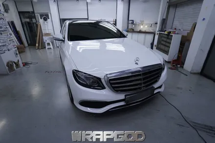 벤츠 E220d 전체랩핑 3M 2080 유광 화이트 시공 김포 일산 인천 자동차랩핑 전문점 WRAPGOD / 김포 양촌읍