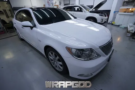 렉서스 LS 460 유광 화이트 에이버리 슈프림 전체 랩핑 시공, 김포 일산 송도 청라 자동차 랩핑 전문점 WRAPGOD / 김포 양촌읍