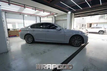 BMW 5시리즈 사고수리 및 3M 쿨그레이 전체 랩핑 재시공, 김포 카스킨 전문점 WRAPGOD / 김포 양촌읍