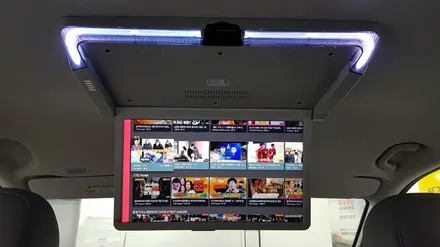 그랜드스타렉스 17인치 안드로이드 전동식 천정 후석모니터 비클시네마 VC-173AD 장착기