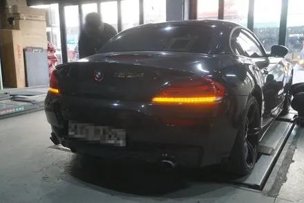 BMW Z4 35is 배기튜닝 완벽한 사운드로 감성가득채우기! 커스텀앤드 카본 머플러 팁 적용 / 서울 동작