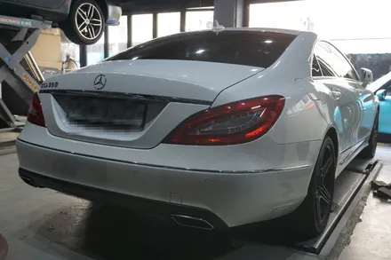 벤츠 CLS350 배기튜닝 또 다른 가치를 완성하다! 온/오프 가능한 가변배기시스템 커스텀 중통 앤드 사각 머플러 팁 장착 / 서울 동작