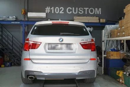 BMW F25 X3 완벽한 뒤태 연출 배기튜닝 구조변경 필요없는 순정형 듀얼배기 블랙 사각 머플러 팁 장착 / 서울 동작