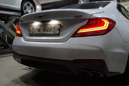 제네시스 G70 2.0T 배기 튜닝 구조변경 필요없는 순정형 듀얼 배기 AMG 스타일 사각 머플러 팁 장착 / 서울 동작