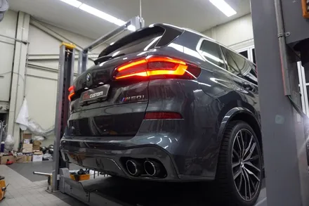 BMW X5 M50i 웅장한 배기음 튜닝 구조변경 면제 준비엘 브릴란테 리얼 카본 머플러 팁 장착 / 서울 동작