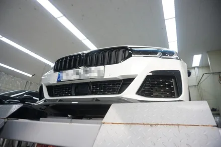 BMW G30 M550i 배기 튜닝 8기통 배기음을 극대화시키는 작업 진행하였습니다. / 서울 동작구