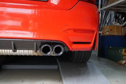 BMW F82 M4 튀태 드레스업 배기 튜닝 카본 듀얼 머플러 팁 장착 / 서울 동작