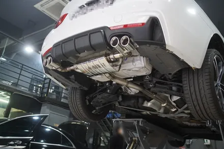 BMW F32 420i 변화와 품격의 완성 배기튜닝 리어 퍼포먼스 디퓨져 이식 ＆ 온오프 가능한 가변시스템 커스텀 중통 앤드 머플러 팁 장착 / 서울 동작