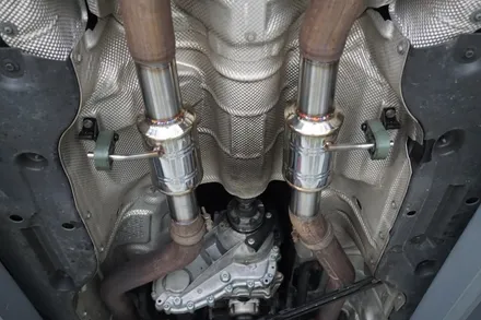 벤츠 ML63AMG 배기음튜닝 1.5배 사운드 증폭 튜닝 중통 소음기 교체 작업 / 서울 동작