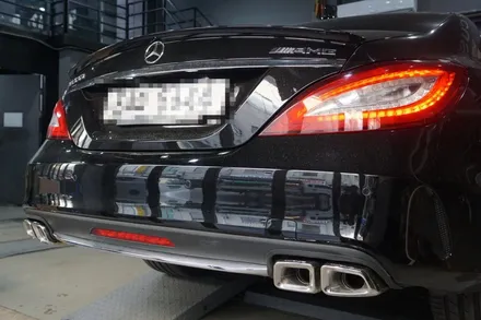 벤츠 W218 CLS400 배기튜닝 사운드의 풍성함과 온/오프 가능한 편리함까지 가변배기 커스텀 중통 엔드 AMG 스타일 사각 머플러 팁 장착 / 서울 동작