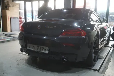 BMW Z4 35is 배기튜닝 완벽한 사운드로 감성가득채우기! 커스텀앤드 카본 머플러 팁 적용 / 서울 동작