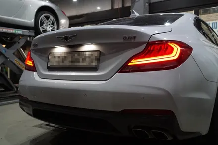 제네시스 G70 2.0T 배기 튜닝 구조변경 필요없는 순정형 듀얼 배기 AMG 스타일 사각 머플러 팁 장착 / 서울 동작