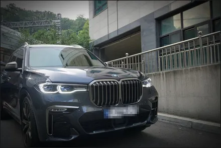 BMW G07 X7 M50i 진짜가 나타났다.. 이게 진짜 찐 팝콘 배기음이지... / 서울 동작