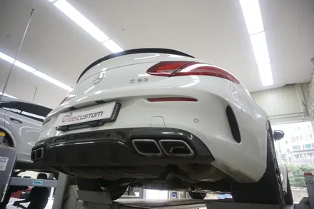 벤츠 C63AMG 배기 튜닝 중통 엔드 작업으로 확실한 8기통 배기음 완성하였습니다. / 서울 동작구