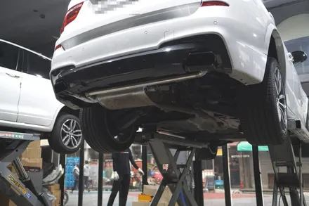 BMW F25 X3 배기 튜닝 구조변경 필요 없는 순정형 듀얼 배기 사각 블랙 크롬 머플러 팁 장착! / 서울 동작