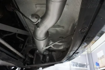 BMW i8  커스텀 제작으로 멋스러운 배기음 완성하였습니다. / 서울 동작