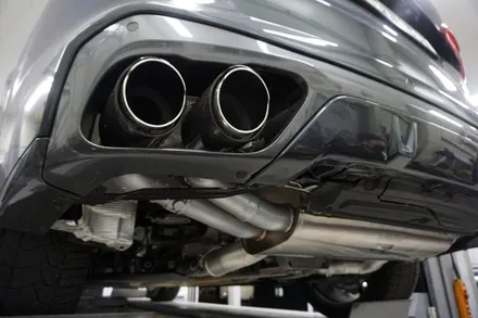 BMW X5 M50i 웅장한 배기음 튜닝 구조변경 면제 준비엘 브릴란테 리얼 카본 머플러 팁 장착 / 서울 동작