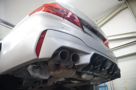 BMW F90 M5 V8 호랑이 배기 튜닝 중통, 보펜 모듈 작업기 / 서울 동작구