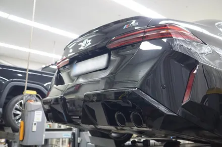 BMW G90 M5 배기 튜닝 중통 작업으로 8기통 배기음 힘주기! / 서울 동작