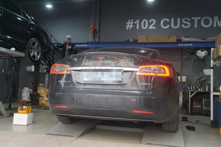 테슬라 모델S P100D 배기튜닝 놀라울만할 영역의 완성! 혁신으로 새로운 가치를 체감하다 쿠바텍 사운드부스터 마세라티 배기음 블루투스 버전 세팅 / 서울 동작