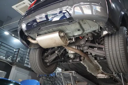 BMW F26 X4 배기튜닝 구조변경 필요없이 즐기는 완벽한 뒤태 연출 순정형 듀얼배기 원형 실버 머플러 팁 장착 / 서울 동작