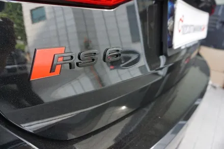 아우디 RS6 아반트 V8 고급스러운 배기음 튜닝 중통 작업이면 충분합니다. / 서울 동작