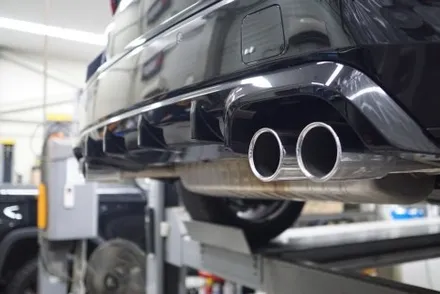 BMW X1 M35i 배기 튜닝, 중통 엔드 개조 작업으로 스포티한 팝콘 사운드 완성! / 서울 동작
